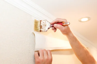 Pose de papier peint à Saunières — revêtements muraux et toiles de verre